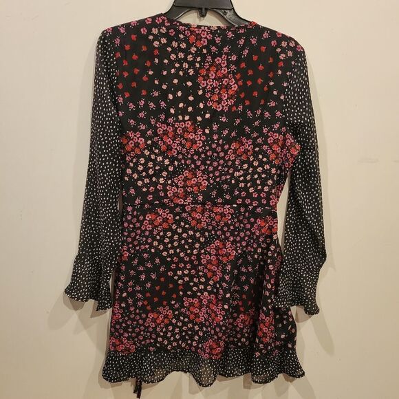 NEW BOHO WRAP M WEDNESDAY's GIRL BLACK RED SHEER SLEEVE FLORAL DRESS MEDIUM NWT - Picture 6 of 12